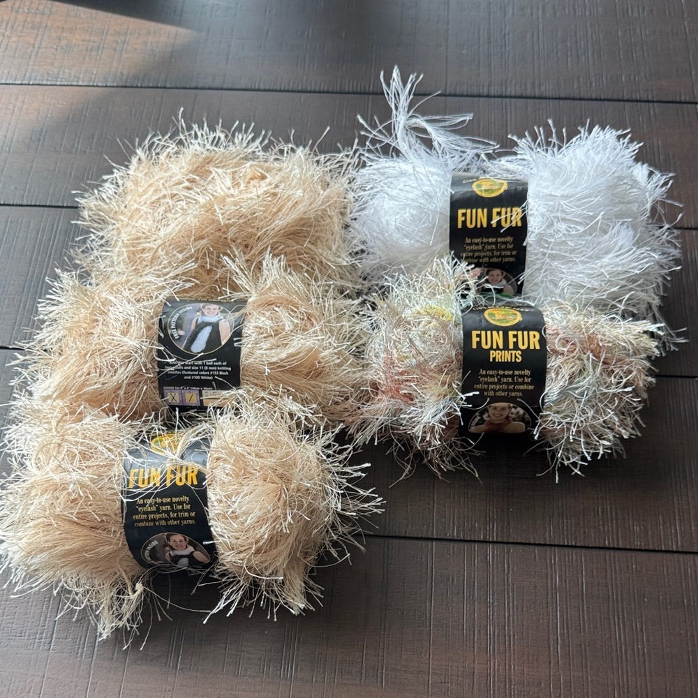 🚨Lion Brand Fun Fur Eyelash Yarn Bundle Lot 5 in Champagne, Sandstone and White🚨